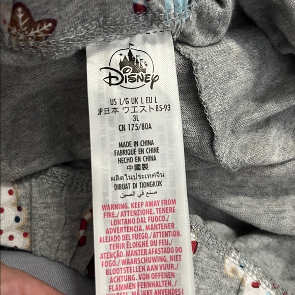 Disney Holiday Winter Pajama set Mickey Pluto - Picture 7 of 7